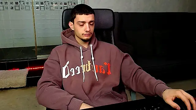 OscarGriffin online show from 02-25-25, 06:03
