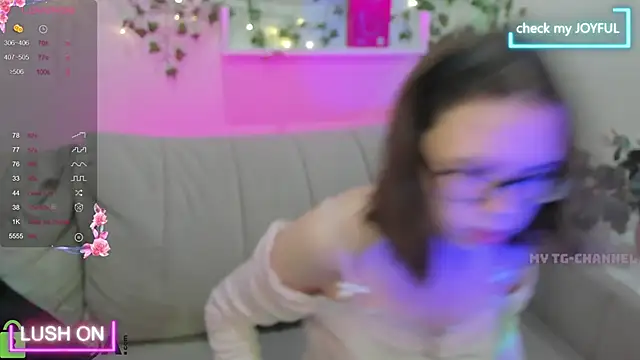 Chio Mio online show from 10-04-25, 02:42