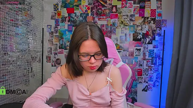 Chio Mio online show from 10-19-25, 01:50