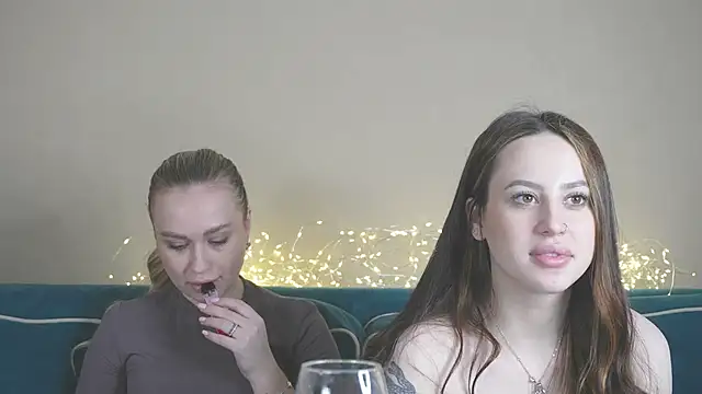 girlstirp online show from 02-28-25, 10:30