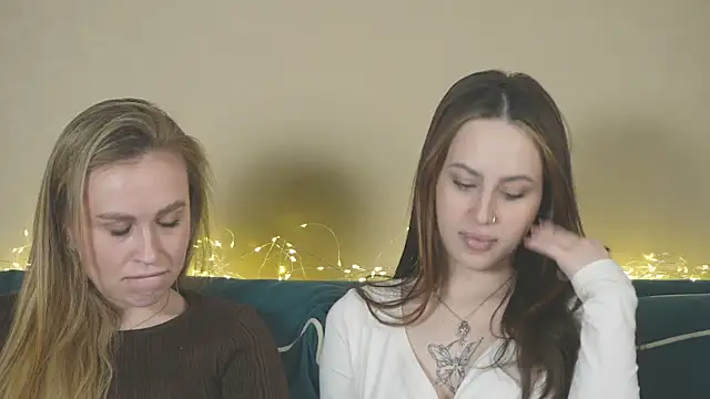 girlstirp online show from 03-01-25, 12:23