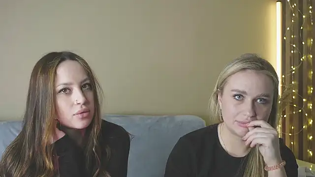 girlstirp online show from 03-21-25, 12:28