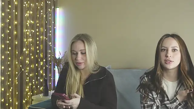 girlstirp online show from 03-22-25, 03:09