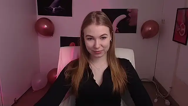 Snapshot of Dana_flowers chatting on 02-19-25, 06:11 Dana flowers online show from 02-19-25, 06:11