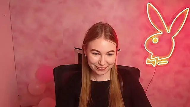Snapshot of Dana_flowers chatting on 03-05-25, 09:27 Dana flowers online show from 03-05-25, 09:27