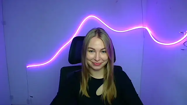 Snapshot of Dana_flowers chatting on 09-29-25, 05:23 Dana flowers online show from 09-29-25, 05:23