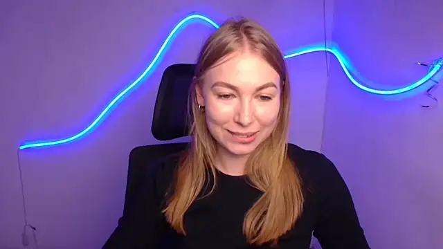 Snapshot of Dana_flowers chatting on 10-09-25, 11:41 Dana flowers online show from 10-09-25, 11:41