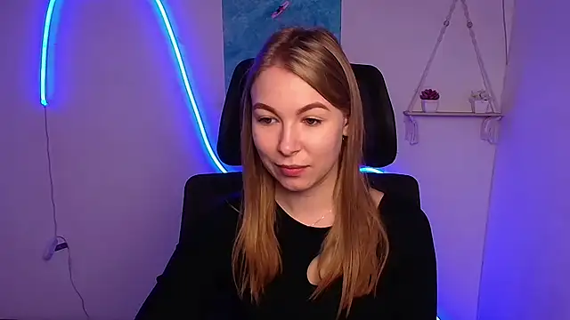 Snapshot of Dana_flowers chatting on 10-12-25, 05:17 Dana flowers online show from 10-12-25, 05:17