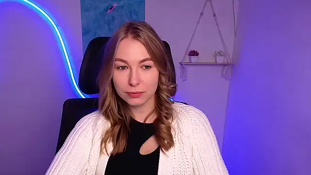 Snapshot of Dana_flowers chatting on 10-22-25, 05:19 Dana flowers online show from 10-22-25, 05:19