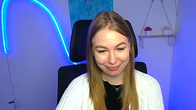 Snapshot of Dana_flowers chatting on 10-26-25, 06:30 Dana flowers online show from 10-26-25, 06:30