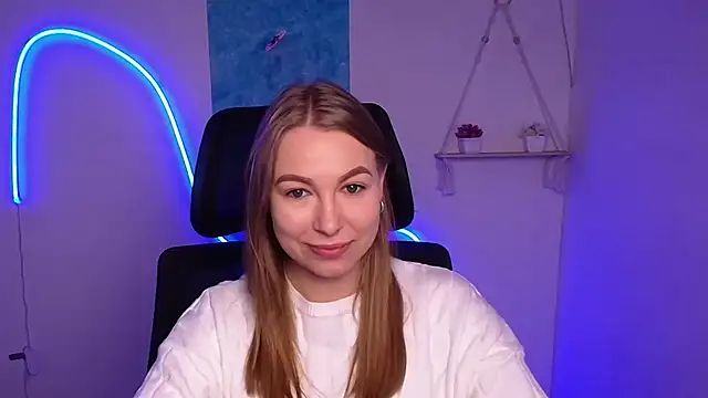 Snapshot of Dana_flowers chatting on 11-03-25, 06:36 Dana flowers online show from 11-03-25, 06:36