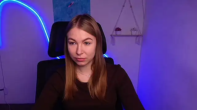 Snapshot of Dana_flowers chatting on 11-05-25, 06:35 Dana flowers online show from 11-05-25, 06:35