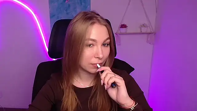 Snapshot of Dana_flowers chatting on 11-11-25, 12:38 Dana flowers online show from 11-11-25, 12:38