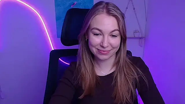 Snapshot of Dana_flowers chatting on 11-20-25, 12:49 Dana flowers online show from 11-20-25, 12:49