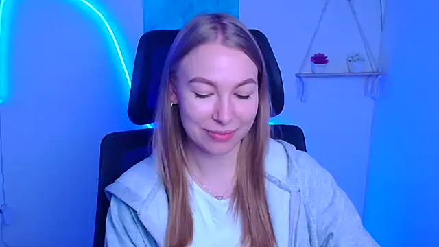 Snapshot of Dana_flowers chatting on 12-04-25, 06:23 Dana flowers online show from 12-04-25, 06:23