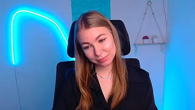 Snapshot of Dana_flowers chatting on 01-06-26, 12:31 Dana flowers online show from 01-06-26, 12:31