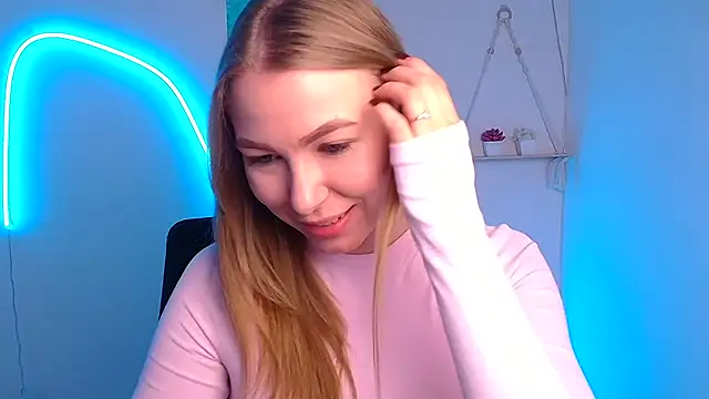 Snapshot of Dana_flowers chatting on 01-07-26, 06:49 Dana flowers online show from 01-07-26, 06:49