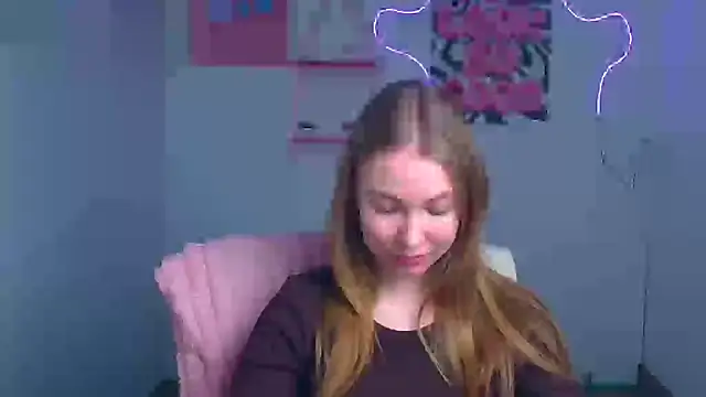 Snapshot of Dana_flowers chatting on 01-08-26, 06:26 Dana flowers online show from 01-08-26, 06:26