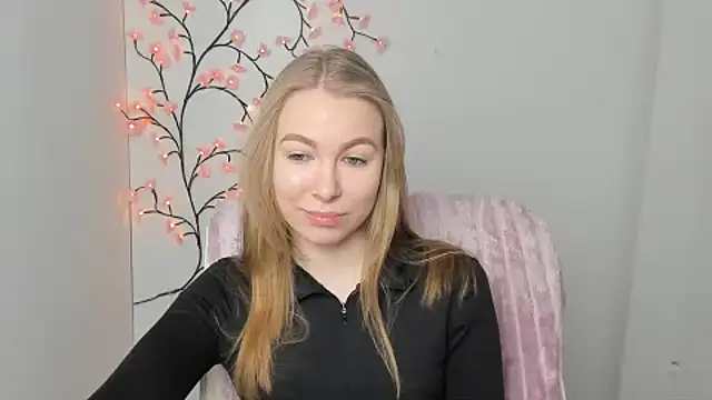 Snapshot of Dana_flowers chatting on 01-10-26, 06:37 Dana flowers online show from 01-10-26, 06:37