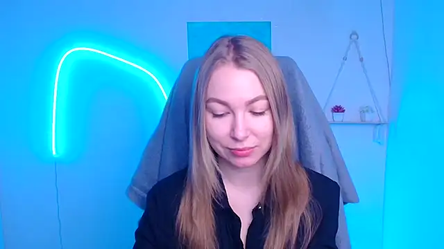 Snapshot of Dana_flowers chatting on 01-12-26, 06:29 Dana flowers online show from 01-12-26, 06:29