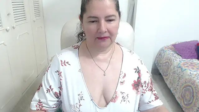 leonela 69 online show from 05-08-26, 12:49