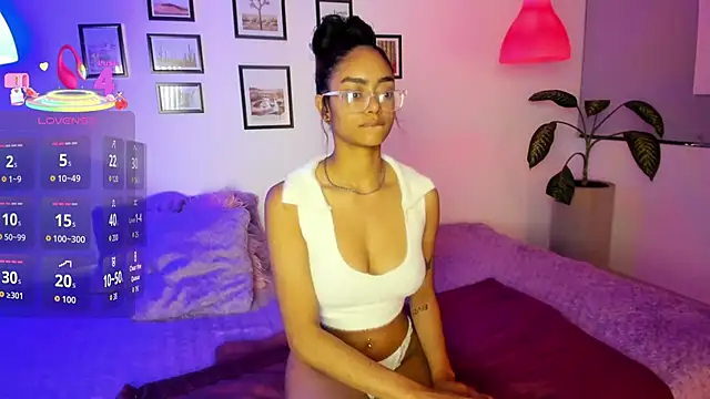 Snapshot of Alice_simmons chatting on 12-17-25, 01:39 Alice simmons online show from 12-17-25, 01:39