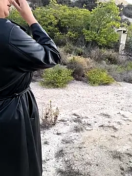 Snapshot of Mona_Plus chatting on 10-04-25, 06:44 Mona Plus online show from 10-04-25, 06:44