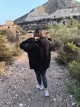 Snapshot of Mona_Plus chatting on 10-14-25, 06:47 Mona Plus online show from 10-14-25, 06:47