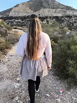 Snapshot of Mona_Plus chatting on 10-16-25, 06:47 Mona Plus online show from 10-16-25, 06:47