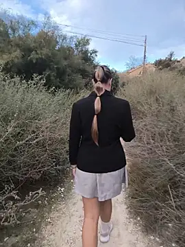 Snapshot of Mona_Plus chatting on 10-24-25, 06:54 Mona Plus online show from 10-24-25, 06:54