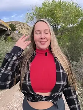 Snapshot of Mona_Plus chatting on 11-02-25, 07:33 Mona Plus online show from 11-02-25, 07:33