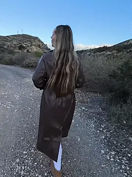 Snapshot of Mona_Plus chatting on 11-08-25, 07:41 Mona Plus online show from 11-08-25, 07:41