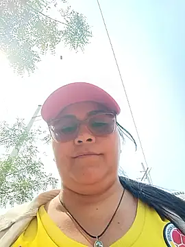 Snapshot of promiscuous-indecent-momm chatting on 03-26-26, 02:55 promiscuous-indecent-momm online show from 03-26-26, 02:55