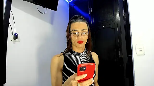 Snapshot of Dollcatalina chatting on 03-03-25, 08:27 Dollcatalina online show from 03-03-25, 08:27
