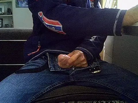 Snapshot of createur34 chatting on 09-26-25, 02:10 createur34 online show from 09-26-25, 02:10