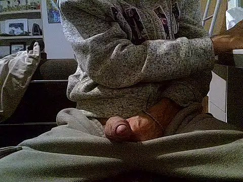 Snapshot of createur34 chatting on 10-02-25, 08:05 createur34 online show from 10-02-25, 08:05