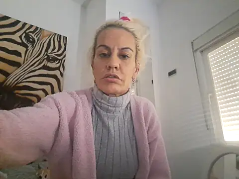 Snapshot of sujaila chatting on 02-18-25, 04:05 sujaila online show from 02-18-25, 04:05