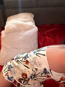 Snapshot of ZafiroKlein chatting on 09-27-25, 09:31 ZafiroKlein online show from 09-27-25, 09:31