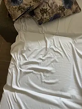 ZafiroKlein online show from 03-17-26, 07:39