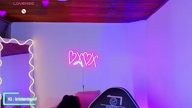 Snapshot of kristen_tay chatting on 09-14-25, 03:38 kristen tay online show from 09-14-25, 03:38