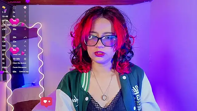 Snapshot of kristen_tay chatting on 10-20-25, 03:29 kristen tay online show from 10-20-25, 03:29