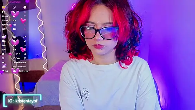 Snapshot of kristen_tay chatting on 10-21-25, 03:18 kristen tay online show from 10-21-25, 03:18