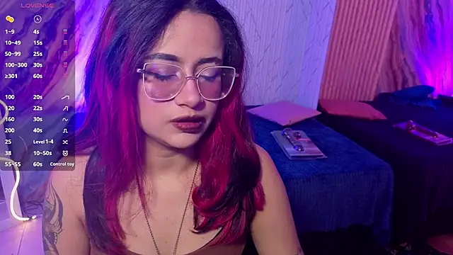 Snapshot of kristen_tay chatting on 05-19-26, 03:02 kristen tay online show from 05-19-26, 03:02