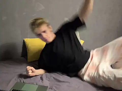 EdwinBlaze online show from 02-15-25, 03:52