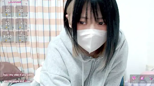 Snapshot of FUYU_rain chatting on 11-04-25, 12:32 FUYU rain online show from 11-04-25, 12:32