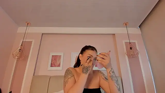 Snapshot of Annie_rhoades chatting on 04-30-26, 01:28 Annie rhoades online show from 04-30-26, 01:28