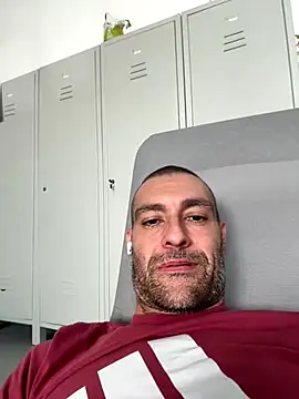 Snapshot of Jackcazzone_82 chatting on 09-20-25, 12:06 Jackcazzone 82 online show from 09-20-25, 12:06