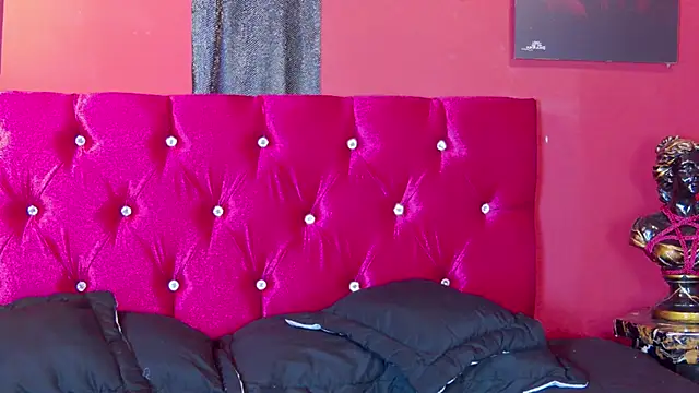 Snapshot of Arii_moon chatting on 09-27-25, 07:52 Arii moon online show from 09-27-25, 07:52