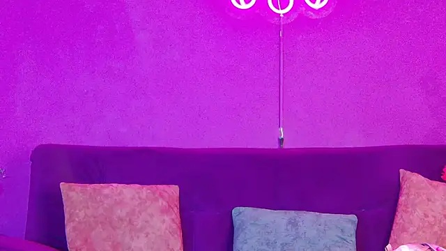 Snapshot of Arii_moon chatting on 10-03-25, 07:44 Arii moon online show from 10-03-25, 07:44