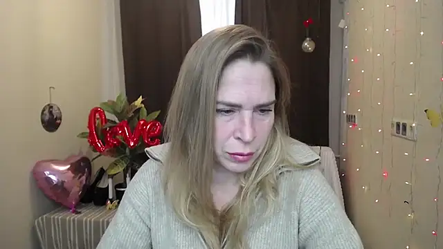 Snapshot of TessaDaybreak chatting on 02-15-25, 12:54 TessaDaybreak online show from 02-15-25, 12:54